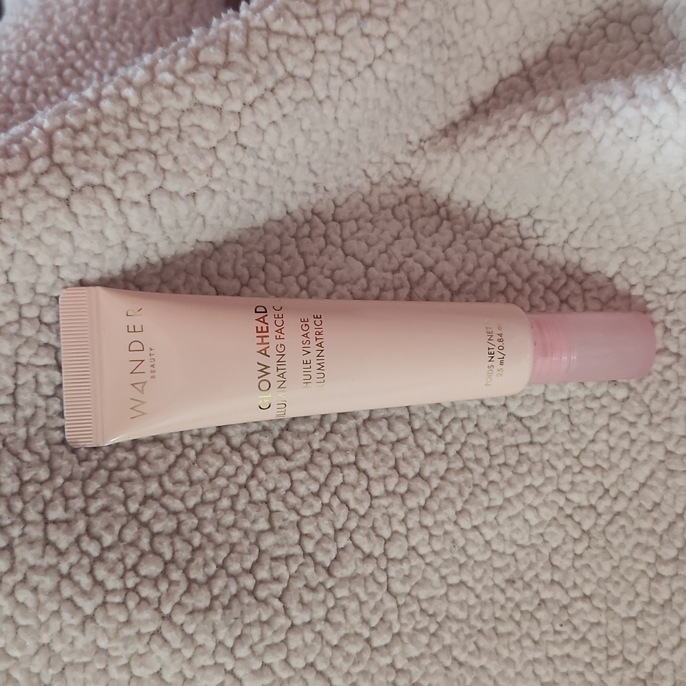 WANDER Glow Ahead Illuminating Face Oil.
